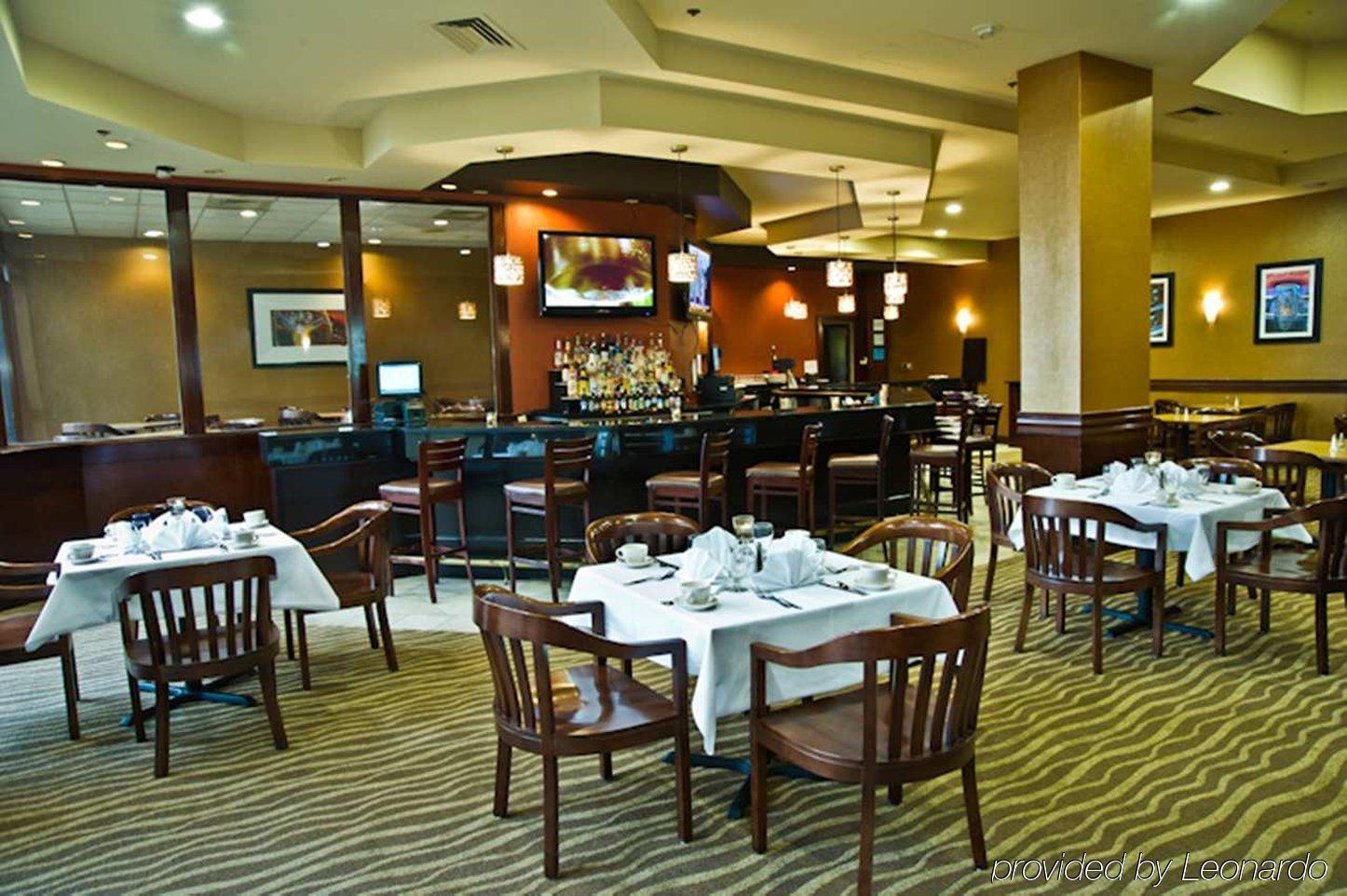 Ramada By Wyndham Southfield Hotell Restaurang bild